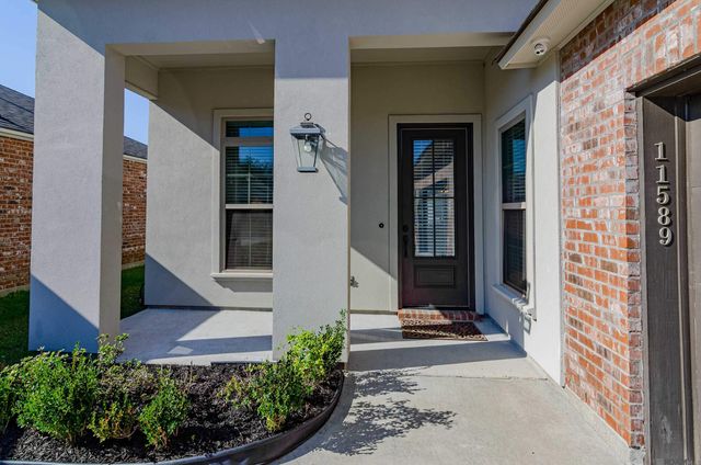 11589 Hideaway St, Denham Springs, LA 70726