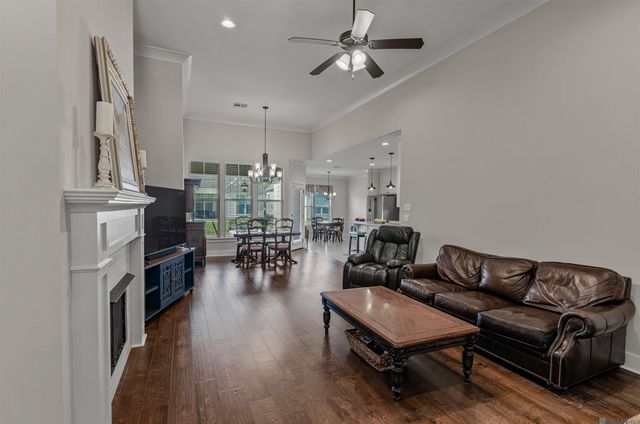 11589 Hideaway St, Denham Springs, LA 70726