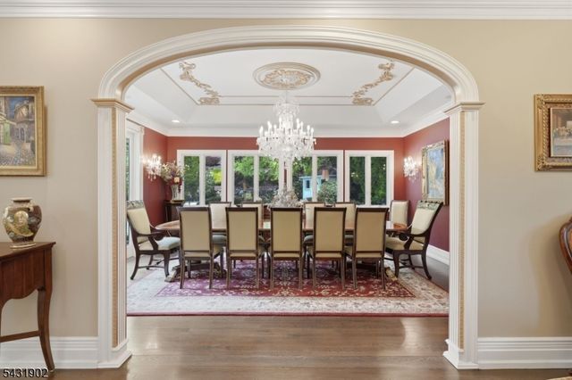 27 Mountainwood Ct, Totowa Boro, NJ 07512