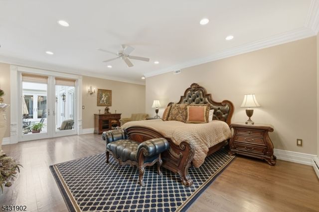 27 Mountainwood Ct, Totowa Boro, NJ 07512