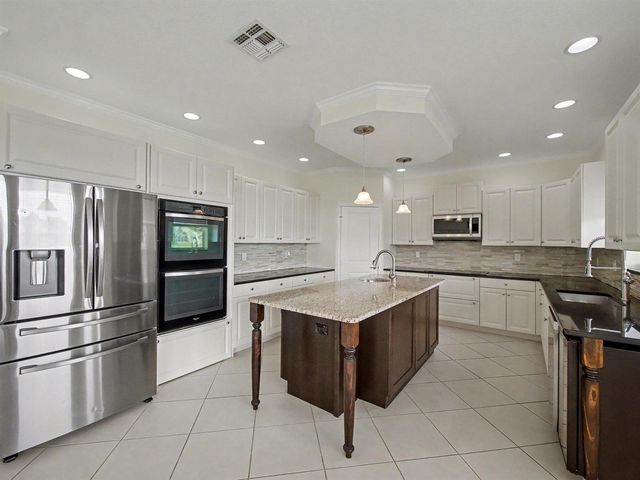 11179 SW Wyndham Way, Port St. Lucie, FL 34987