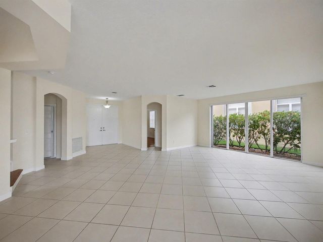 11179 SW Wyndham Way, Port St. Lucie, FL 34987