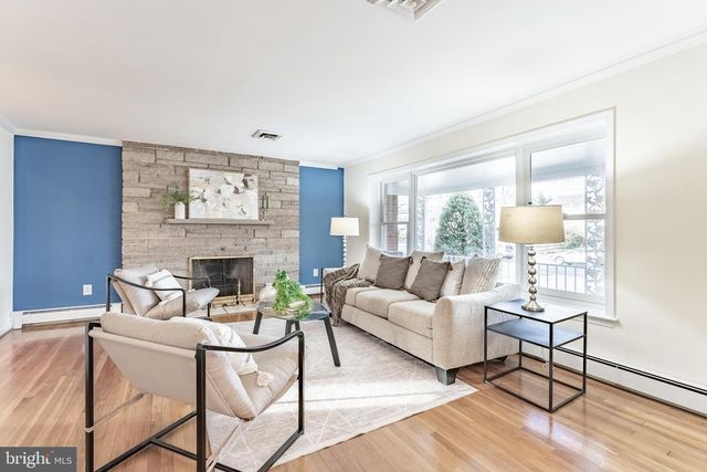 2201 ROLLINS DR, Alexandria, VA 22307