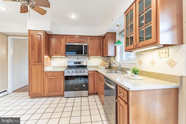 2201 ROLLINS DR, Alexandria, VA 22307