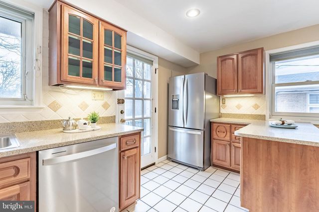 2201 ROLLINS DR, Alexandria, VA 22307