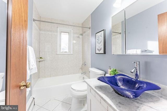 2201 ROLLINS DR, Alexandria, VA 22307