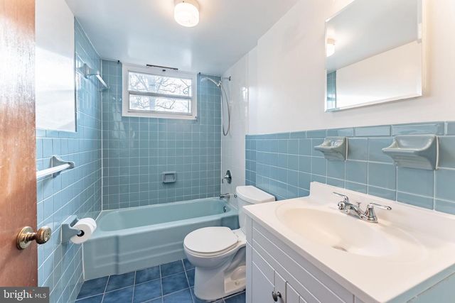 2201 ROLLINS DR, Alexandria, VA 22307