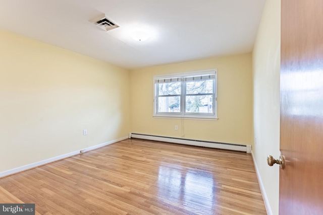 2201 ROLLINS DR, Alexandria, VA 22307