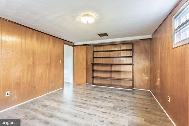 2201 ROLLINS DR, Alexandria, VA 22307