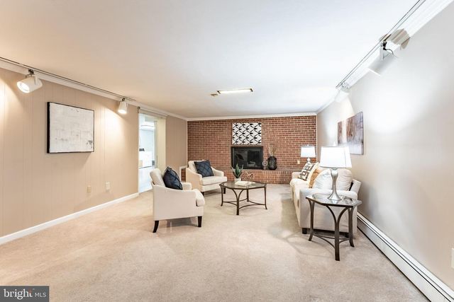 2201 ROLLINS DR, Alexandria, VA 22307