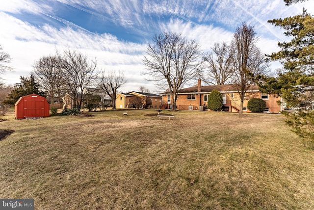 2201 ROLLINS DR, Alexandria, VA 22307