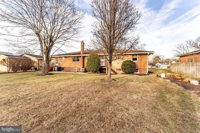 2201 ROLLINS DR, Alexandria, VA 22307