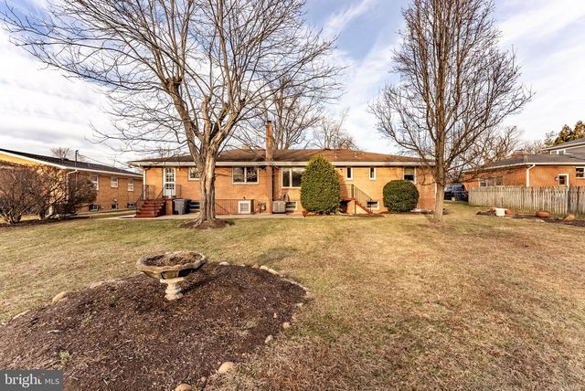 2201 ROLLINS DR, Alexandria, VA 22307