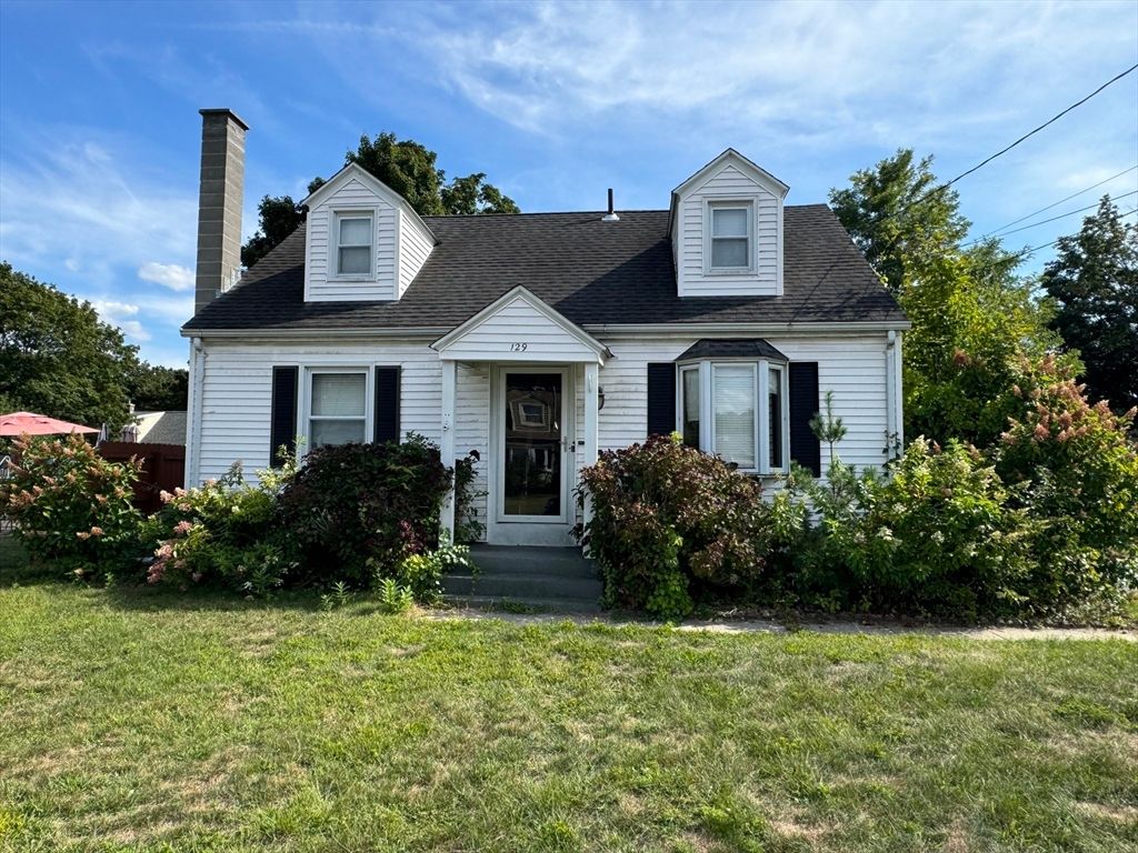 129 Edgewood Ave, Chicopee, MA 01013