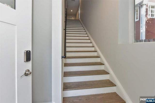 7 Bergen Street 201, Westwood, NJ 07675