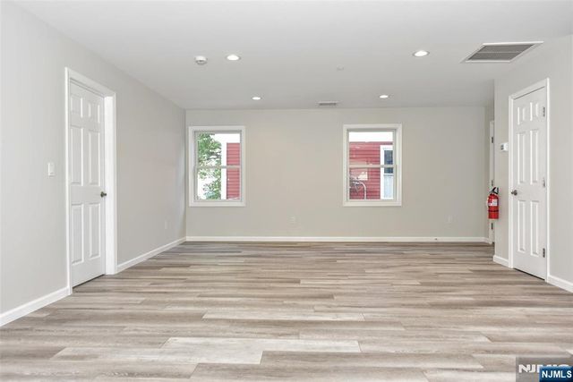 7 Bergen Street 201, Westwood, NJ 07675