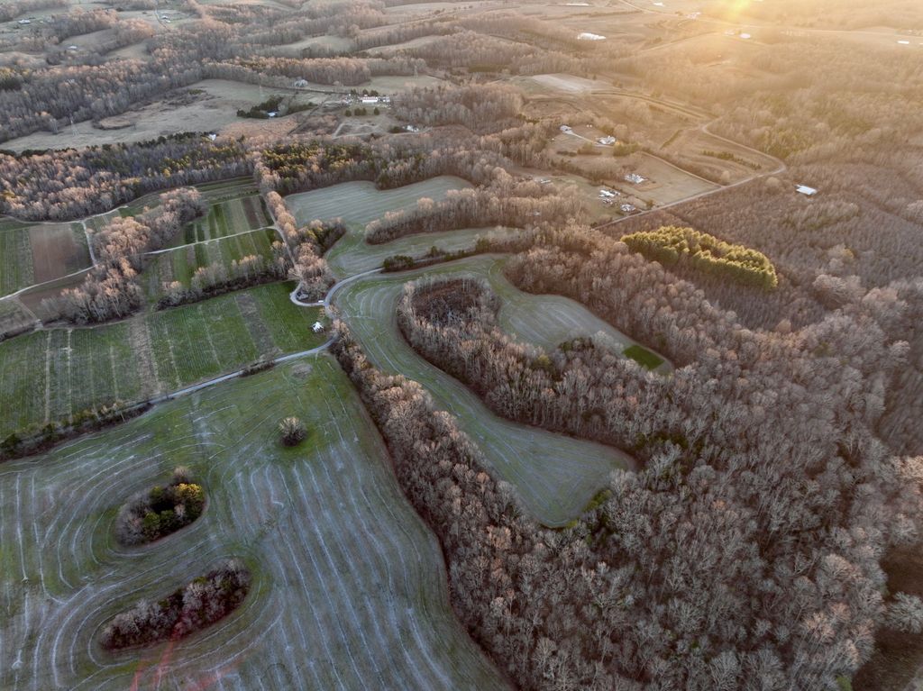 1 Kermet Turner Rd, Rock Island, TN 38581