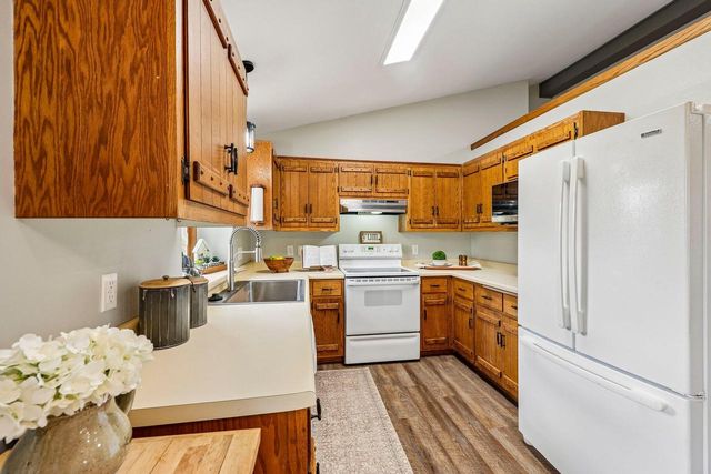 W163N10528 Ridgeview LANE, Germantown, WI 53022
