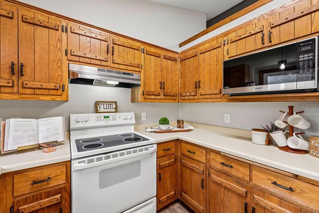 W163N10528 Ridgeview LANE, Germantown, WI 53022