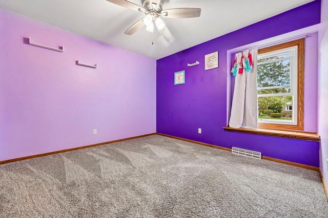 W163N10528 Ridgeview LANE, Germantown, WI 53022