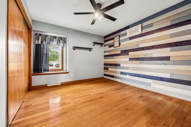 W163N10528 Ridgeview LANE, Germantown, WI 53022