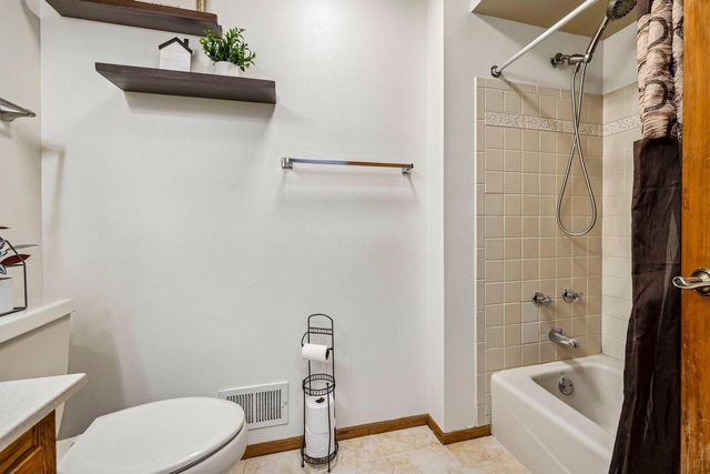 W163N10528 Ridgeview LANE, Germantown, WI 53022