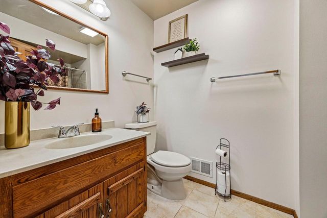 W163N10528 Ridgeview LANE, Germantown, WI 53022