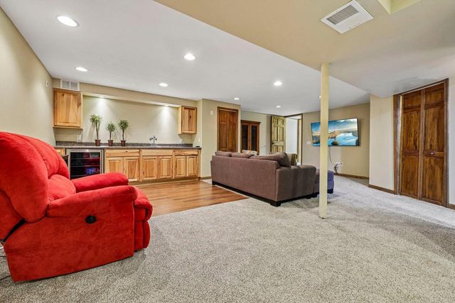 W163N10528 Ridgeview LANE, Germantown, WI 53022