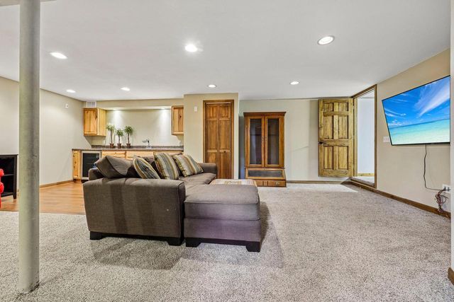 W163N10528 Ridgeview LANE, Germantown, WI 53022