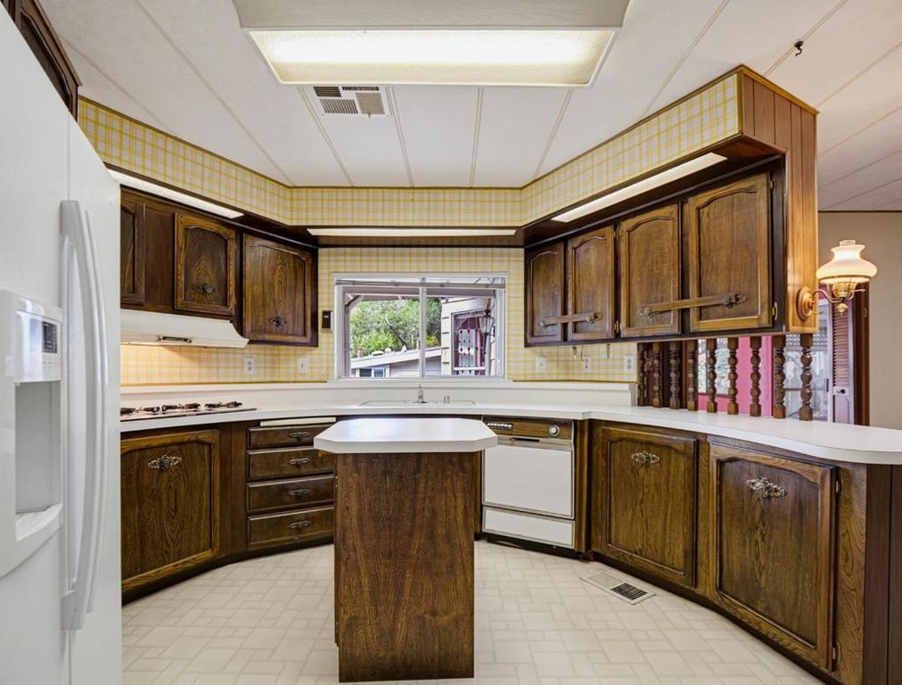 Image 10 of property listing at 552 Bean Creek Road 202, Scotts Valley, CA 95066