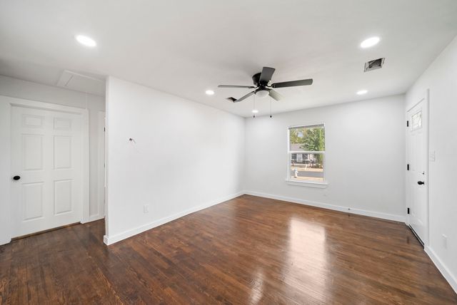 2451 Hudspeth Avenue, Dallas, TX 75216
