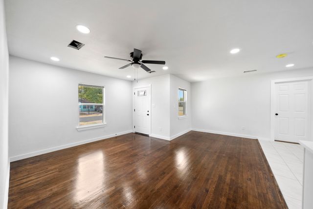 2451 Hudspeth Avenue, Dallas, TX 75216