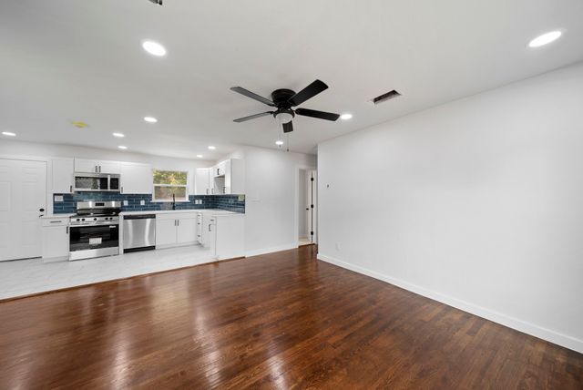 2451 Hudspeth Avenue, Dallas, TX 75216
