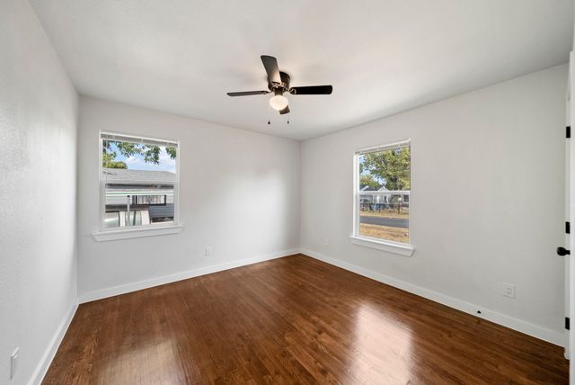 2451 Hudspeth Avenue, Dallas, TX 75216