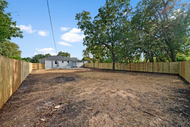 2451 Hudspeth Avenue, Dallas, TX 75216