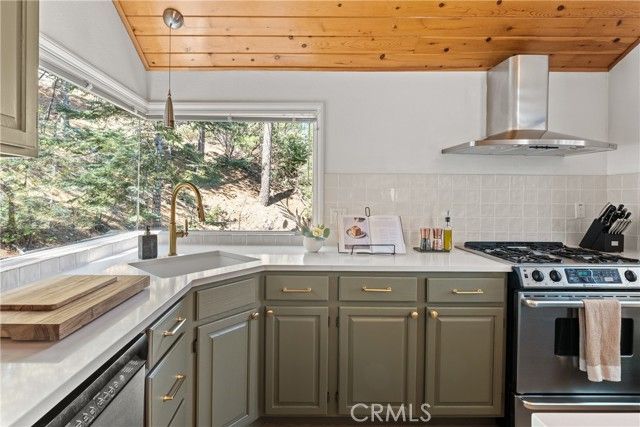 274 N Fairway, Lake Arrowhead, CA 92352