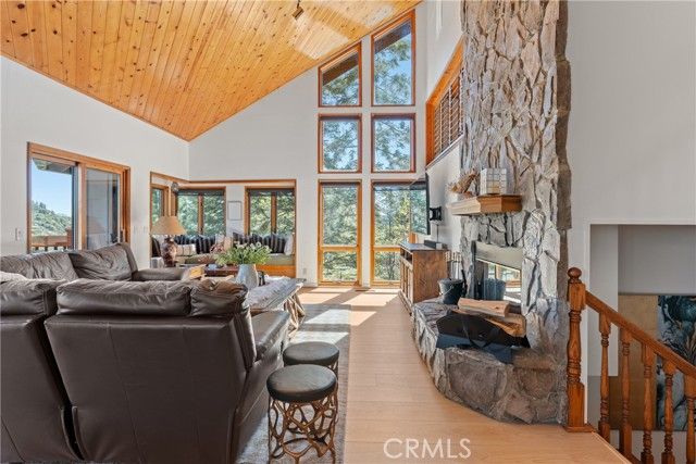 274 N Fairway, Lake Arrowhead, CA 92352