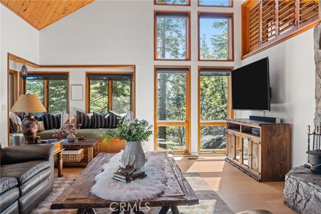 274 N Fairway, Lake Arrowhead, CA 92352