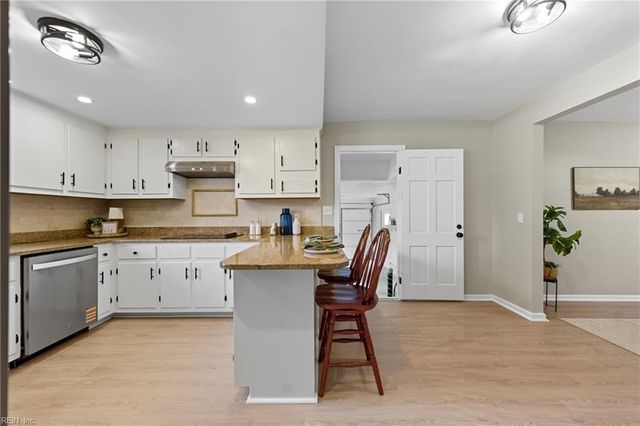 5208 Askew RD, Chesapeake, VA 23321