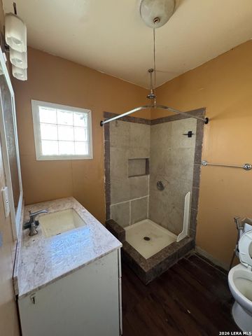 942 W Lynwood, San Antonio, TX 78201