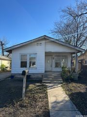 942 W Lynwood, San Antonio, TX 78201