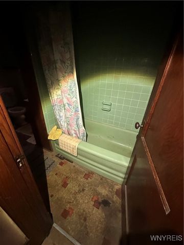 557 20th Street, Niagara Falls, NY 14301