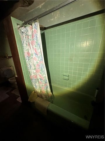 557 20th Street, Niagara Falls, NY 14301