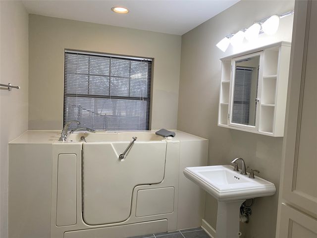 2833 Rodeo Drive, Quinlan, TX 75474