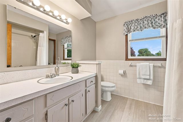 2016 Edgewood Avenue, Grand Rapids, MI 49546