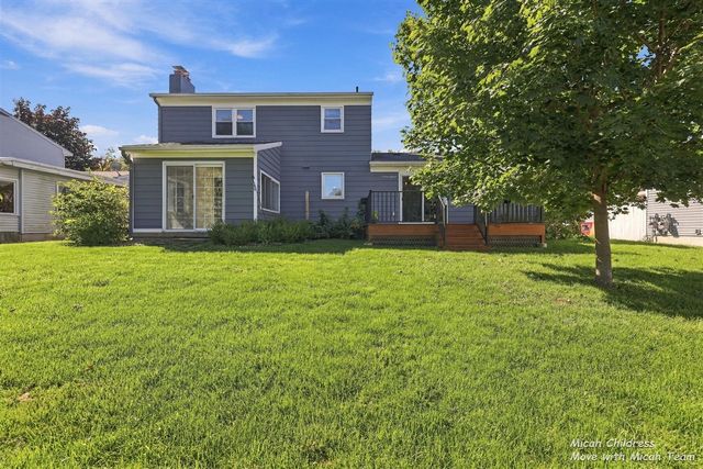 2016 Edgewood Avenue, Grand Rapids, MI 49546
