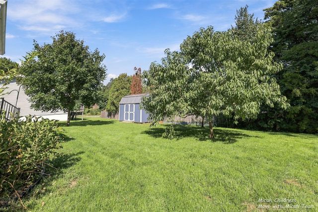 2016 Edgewood Avenue, Grand Rapids, MI 49546