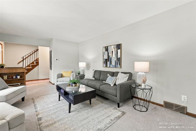 2016 Edgewood Avenue, Grand Rapids, MI 49546