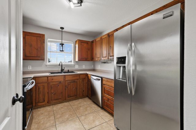 121 Sunset Lane, Whitewright, TX 75491