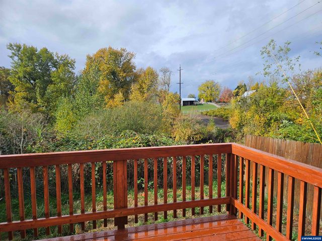 108 Enos St, Amity, OR 97101